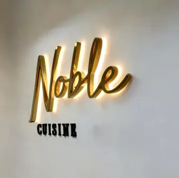 3D立體發光金屬字母背光標誌，適用於辦公室牆面廣告標牌